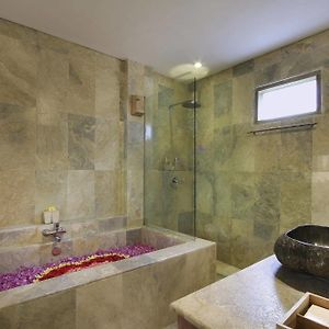 Sunia Deluxe Room